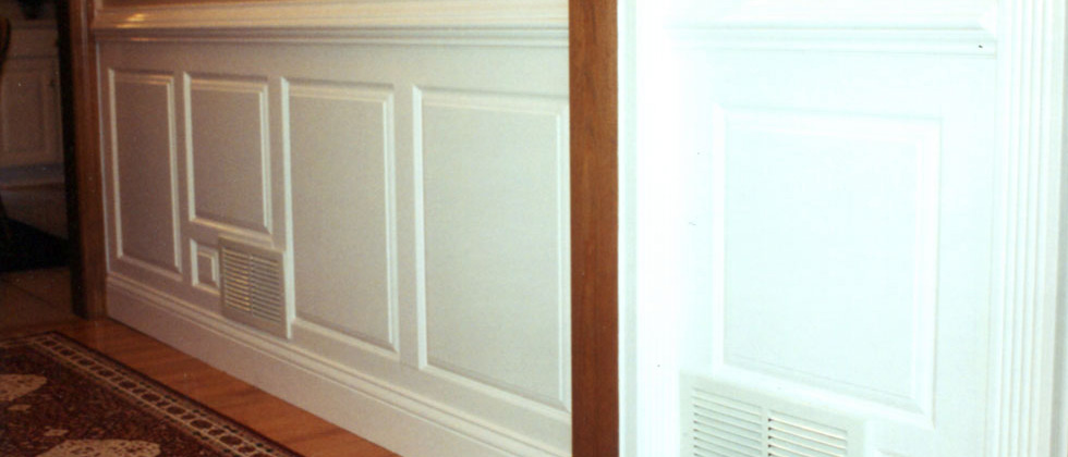 Wainscot wall with chair rail